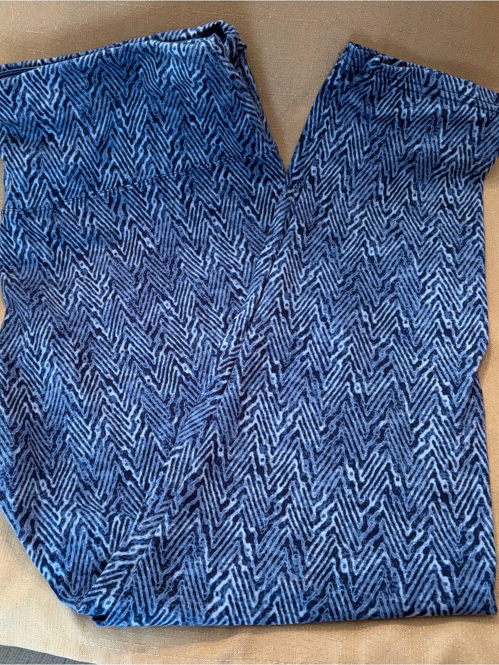 Women's Suave Tummy Control Blue Chevron Patterned Leggings NWOT